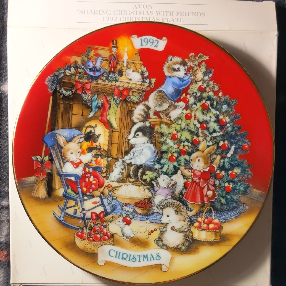 Avon Festive Animal Christmas Plate 1992